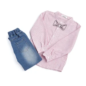 Conjunto para Niño Camisa a Rayas Corbatita y Pantalones Jeans